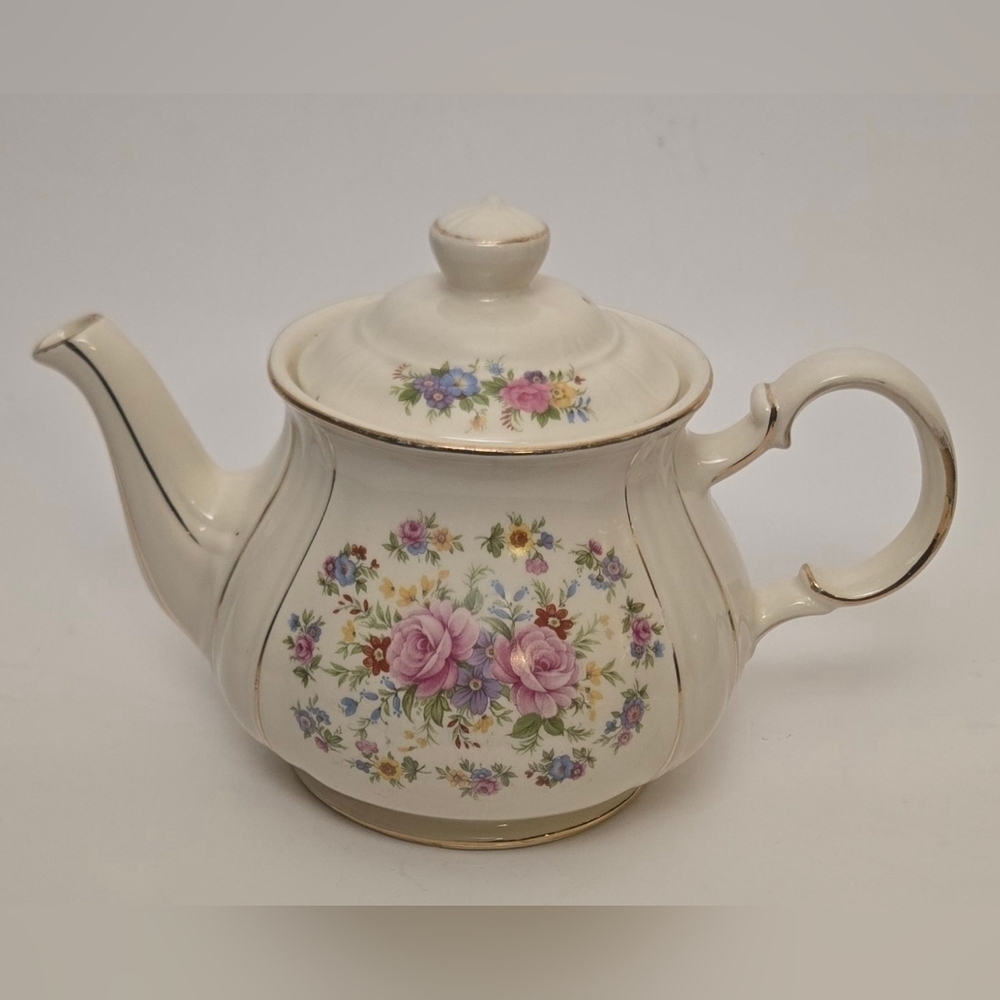Vintage Floral and Gold SADLER Teapot made in England